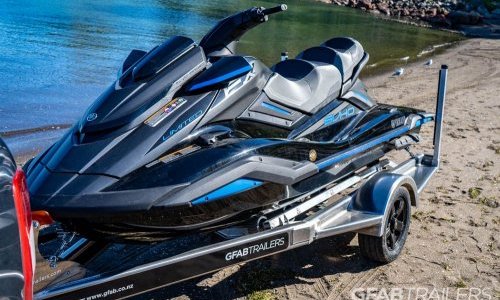GFAB Alloy Single Jet Ski Trailer - front view with Yamaha Wave Runner GFAB Alloy Single Jet Ski Trailer - front view with Yamaha Wave Runner